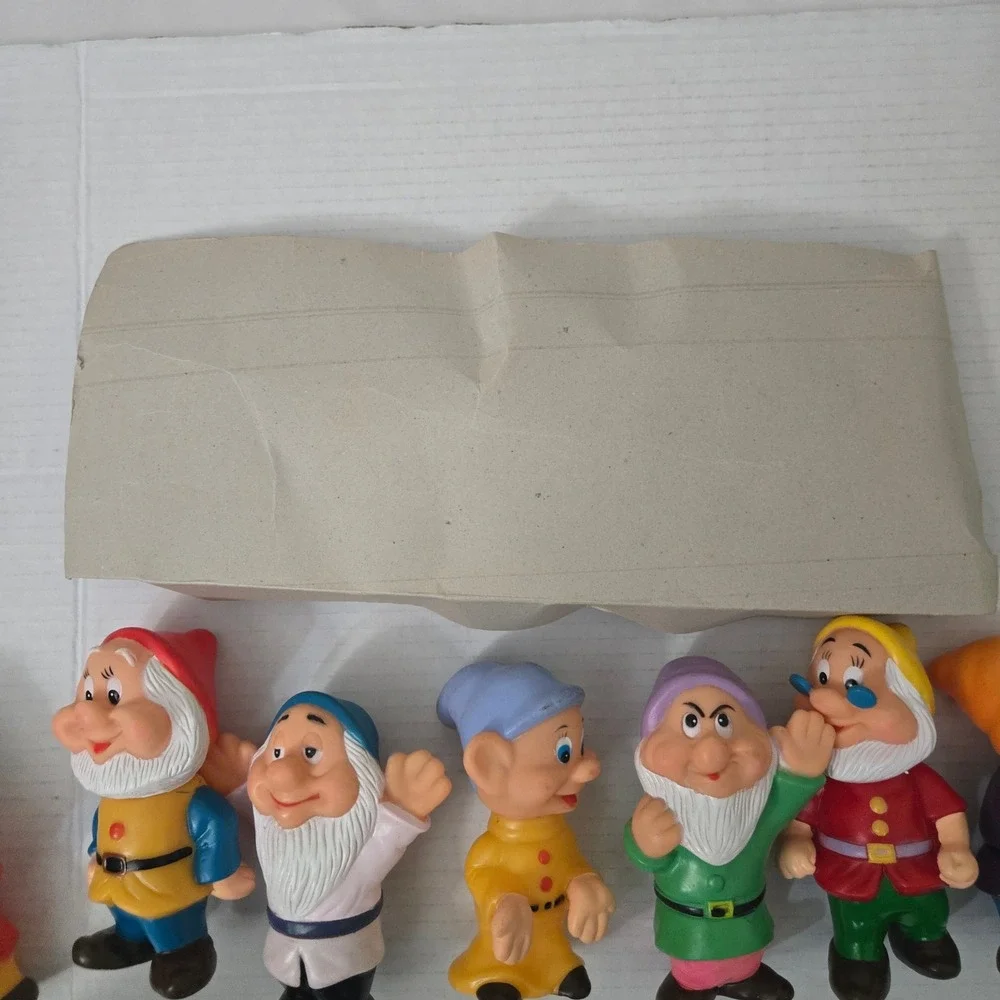 Vintage Disney Snow White Seven Dwarfs Vinyl Squeak Toy Set Complete with Bag